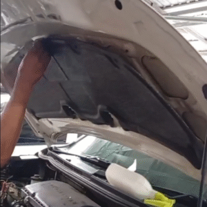 Peredam Kap Mesin Rush Ori